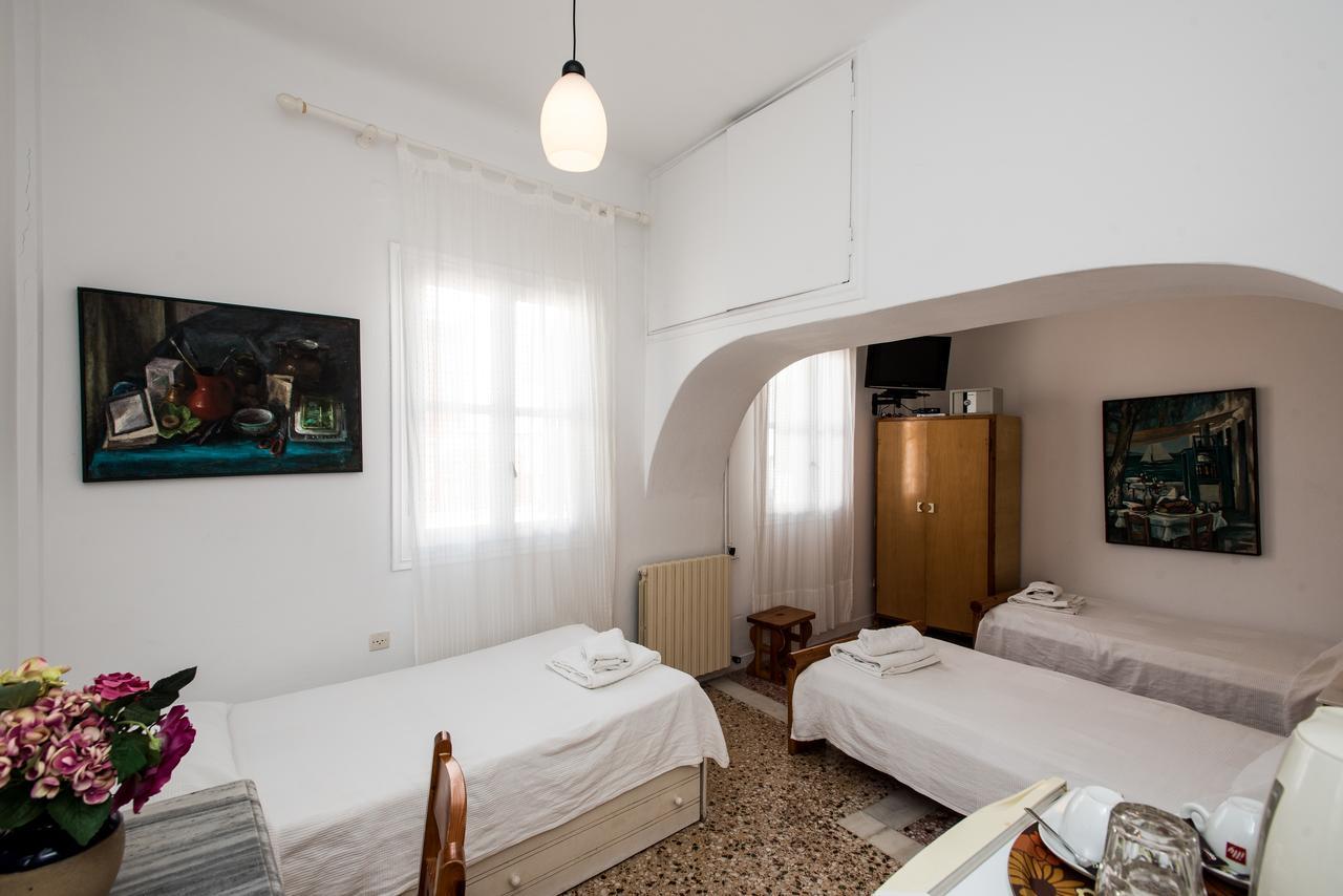 Hotel Delphines Mykonos Town Exteriör bild
